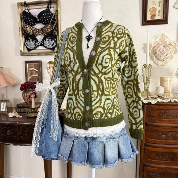 vintage funky cozy abstract whimsical cardigan - Picture 2 of 6
